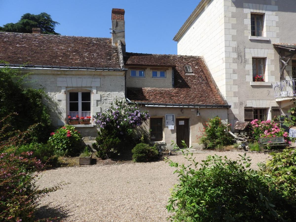 Le Moulin De Saussaye Bed and Breakfast Crouzilles Esterno foto