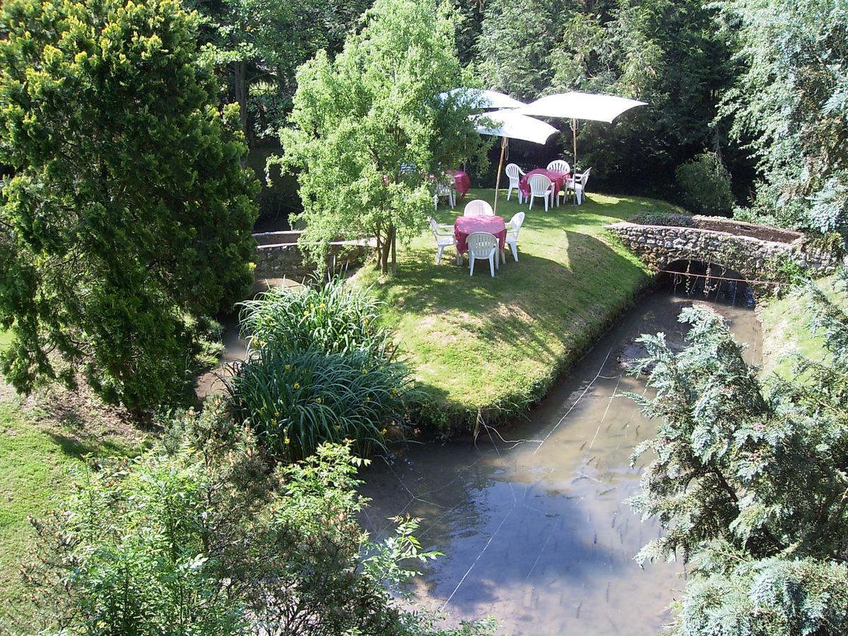 Le Moulin De Saussaye Bed and Breakfast Crouzilles Esterno foto