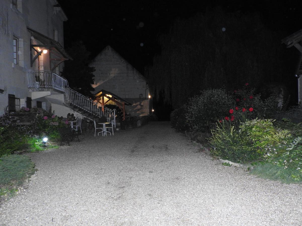 Le Moulin De Saussaye Bed and Breakfast Crouzilles Esterno foto